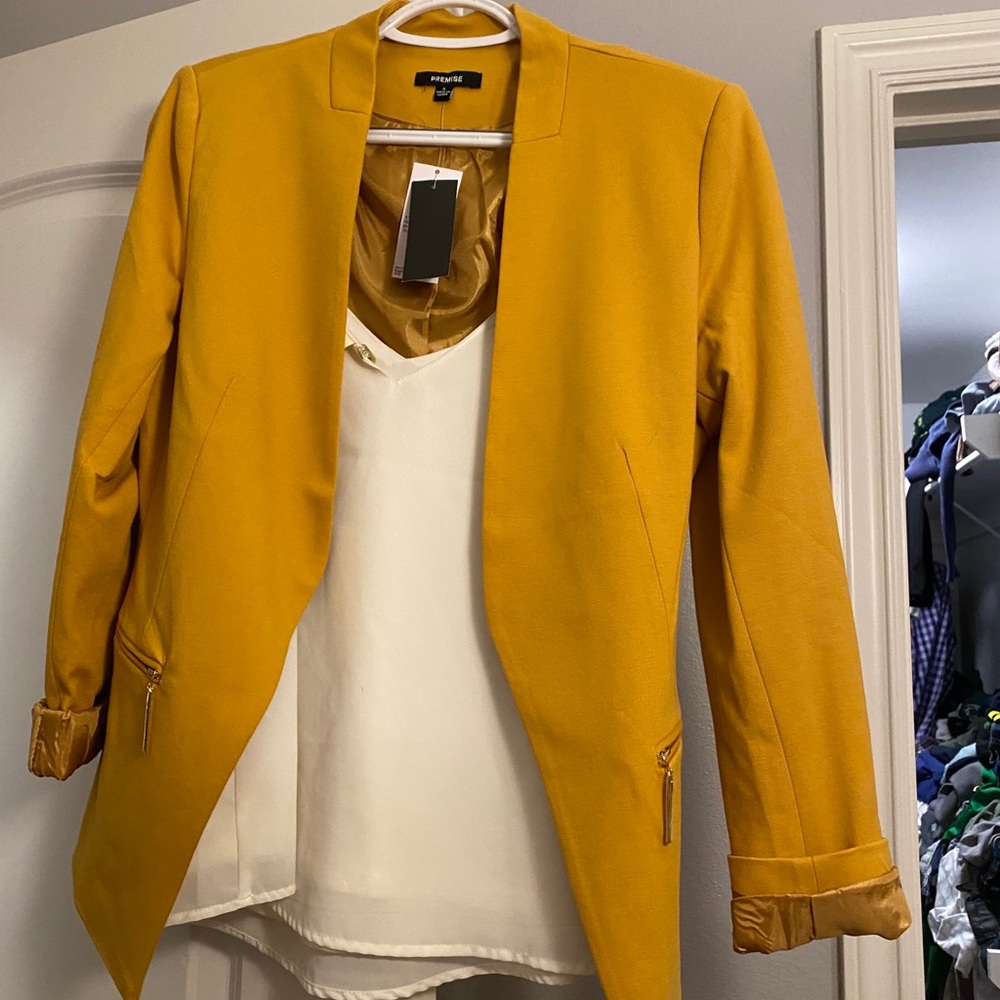 Yellow Blazer - Premise - SZ 6 (Medium)